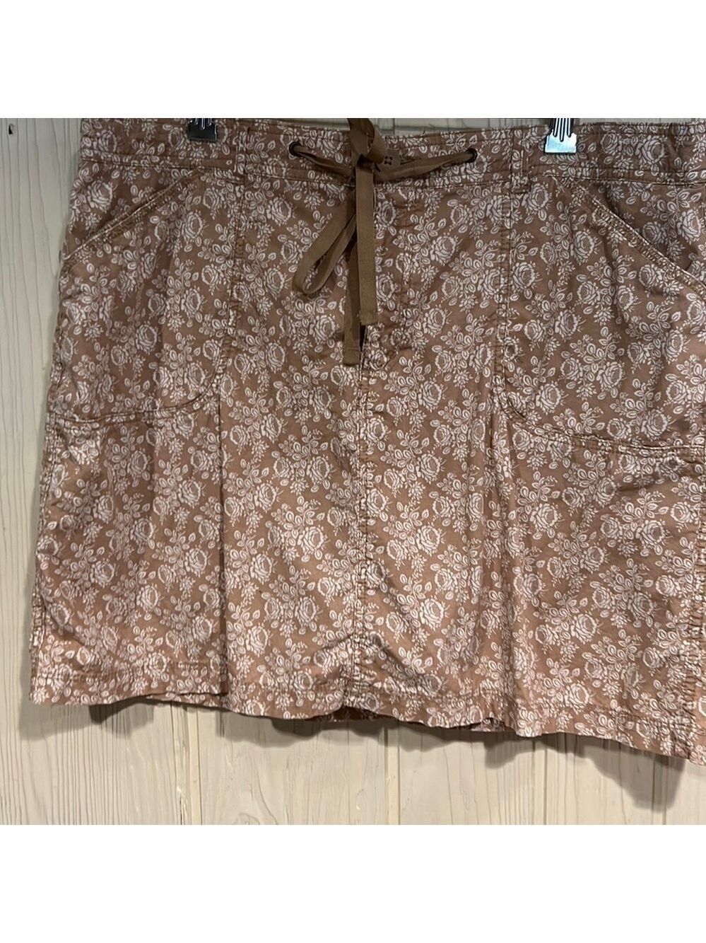 White Stag Skirt Beige White Size 18